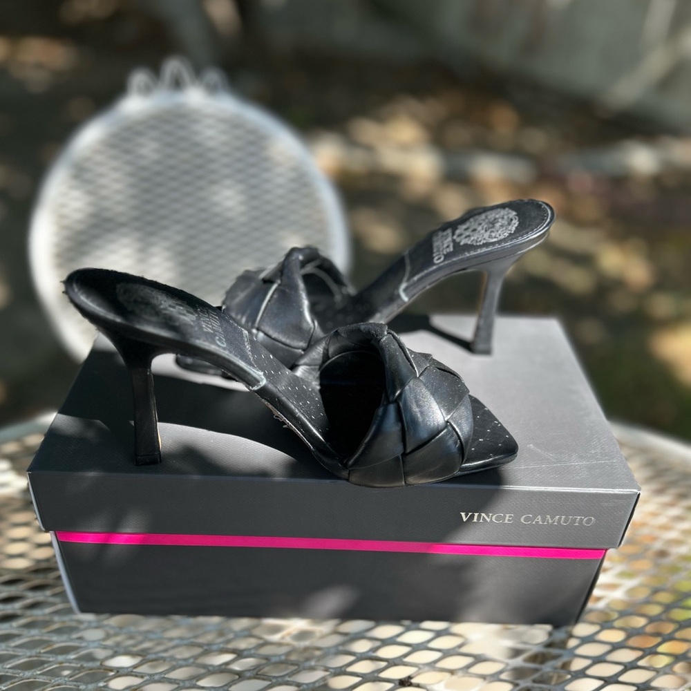 Vince Camuto Brelanie slide - Picture 2 of 2
